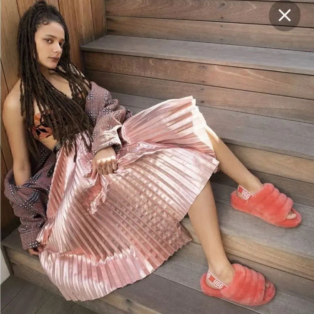 UGG NEON CORAL FLUFF YEAH SLIDES SLIPPERS SANDALS sz 10 40/41